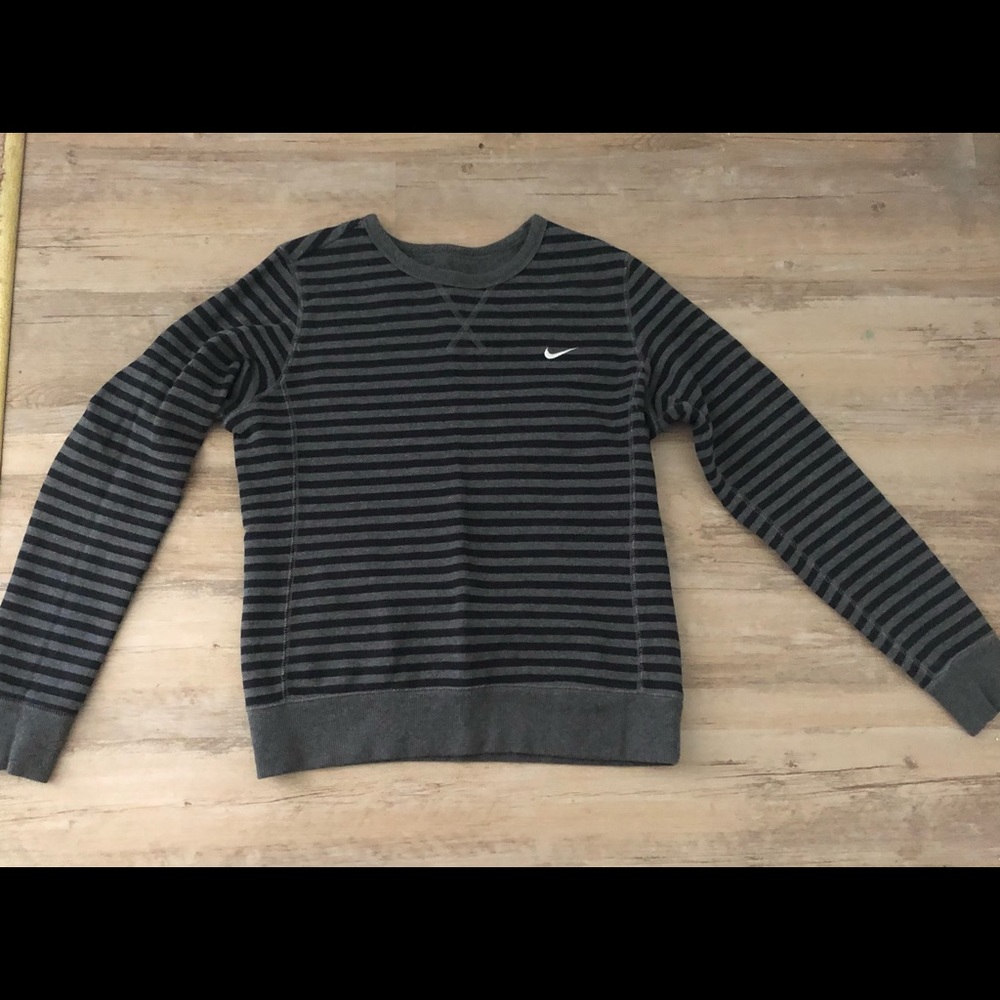 Nike Women’s Stripes Sweatshirt
